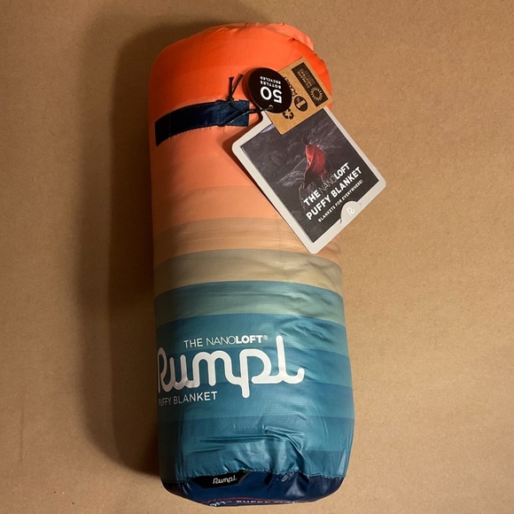 NWT Rumpl NanoLoft Puffy Blanket 1-Person (52”x75”) - Picture 3 of 10